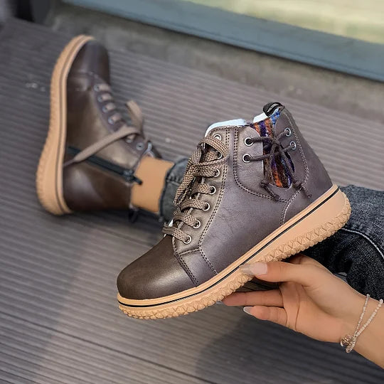 Moteriški aulinukai su raišteliais