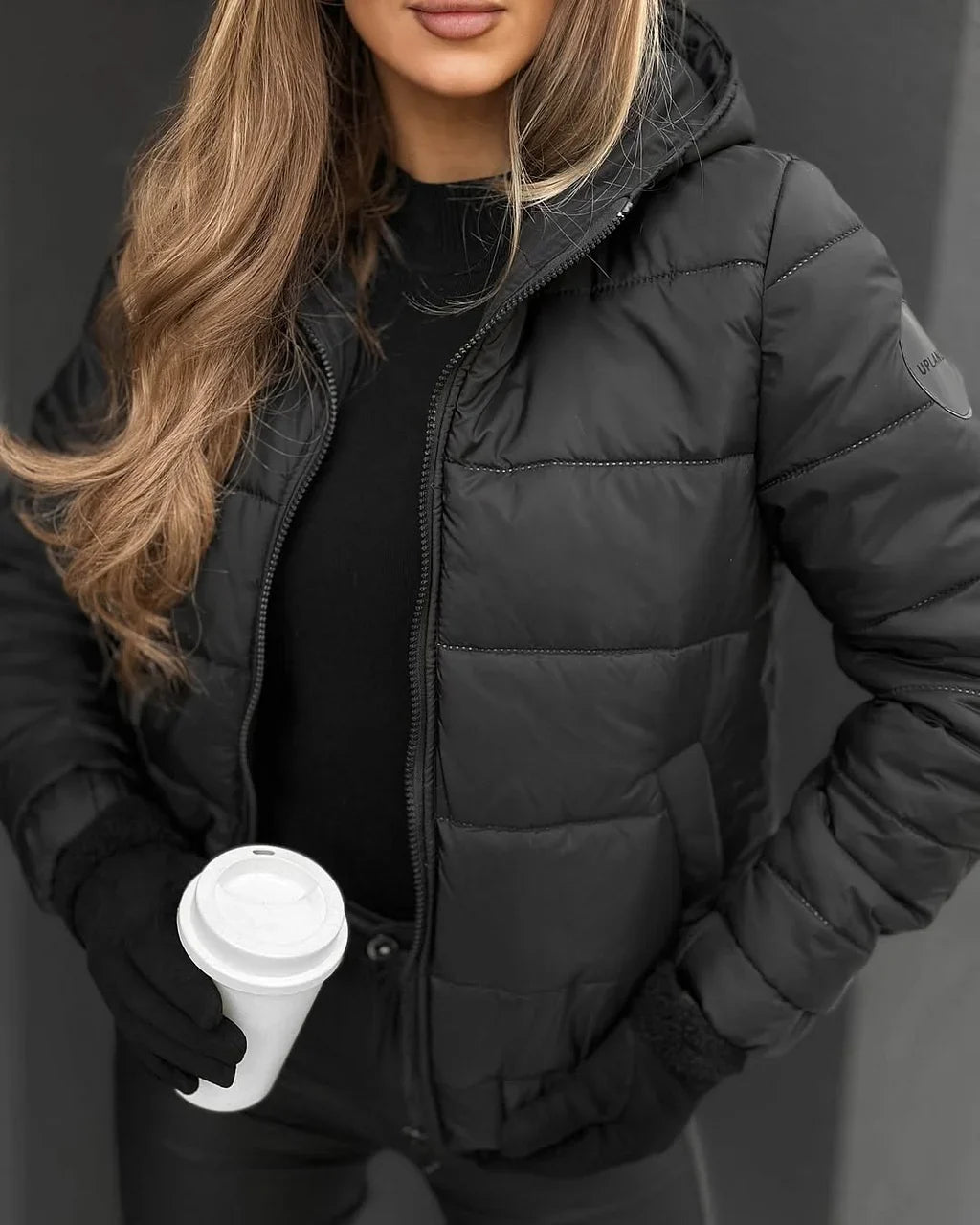 Moteriška madinga trumpa šilta laisvalaikio striukė