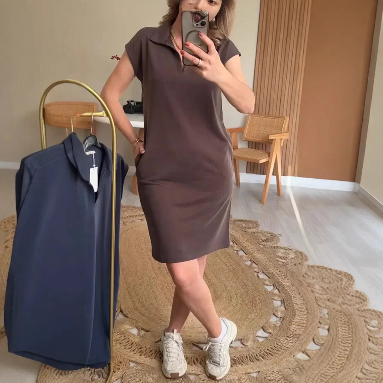 Moteriška sportinio stiliaus laisvalaikio suknelė