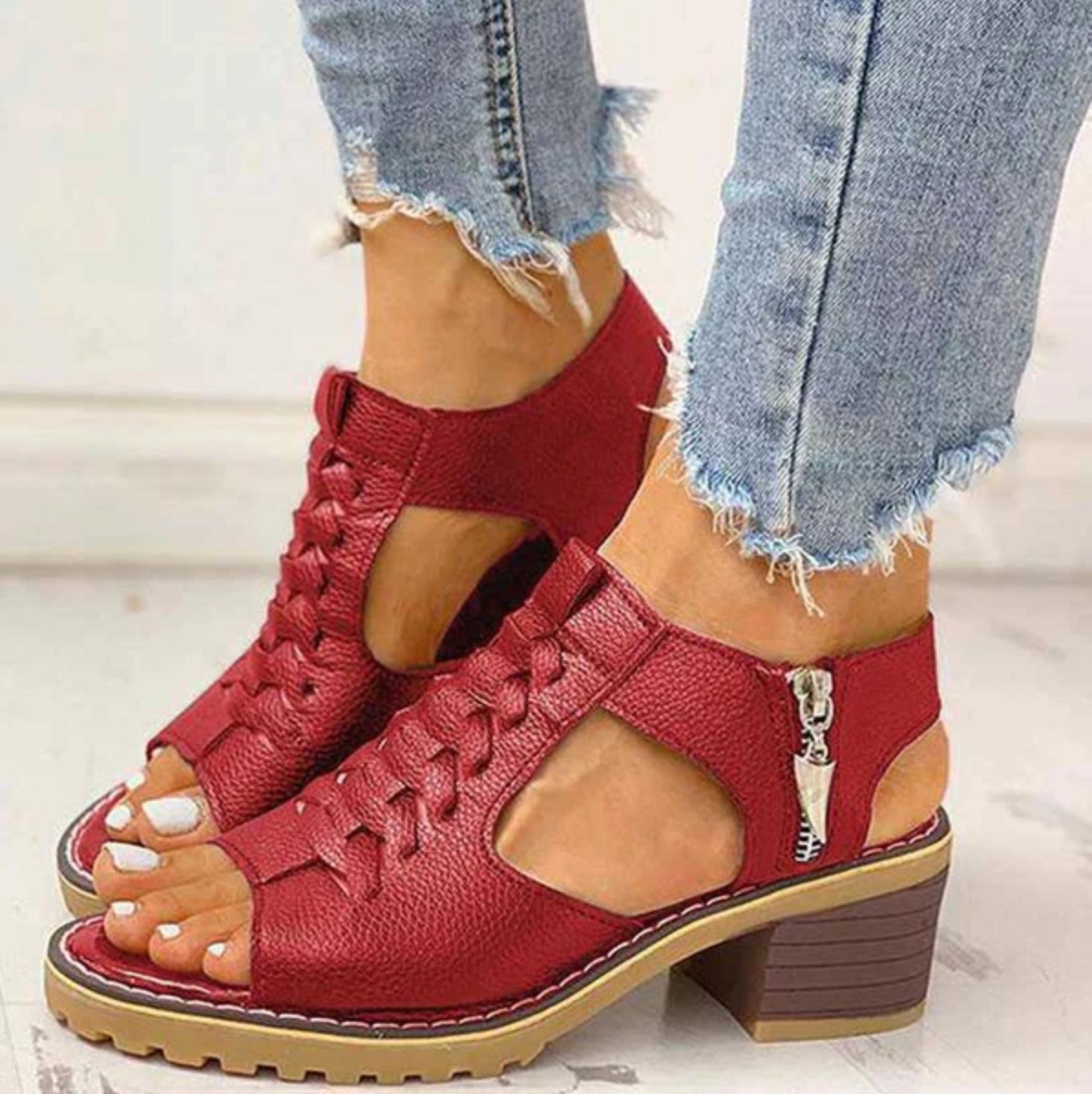 Moteriškos basutės su užtrauktuku šone