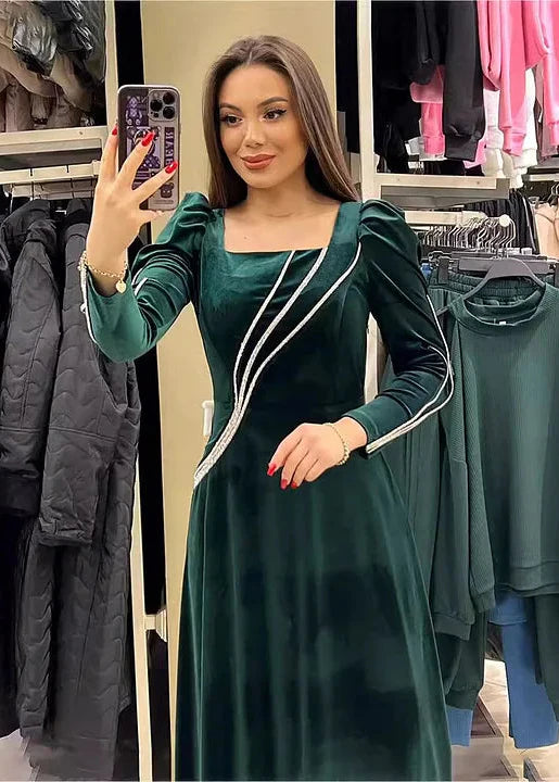 Elegantiška ilga suknelė su cirkoniais