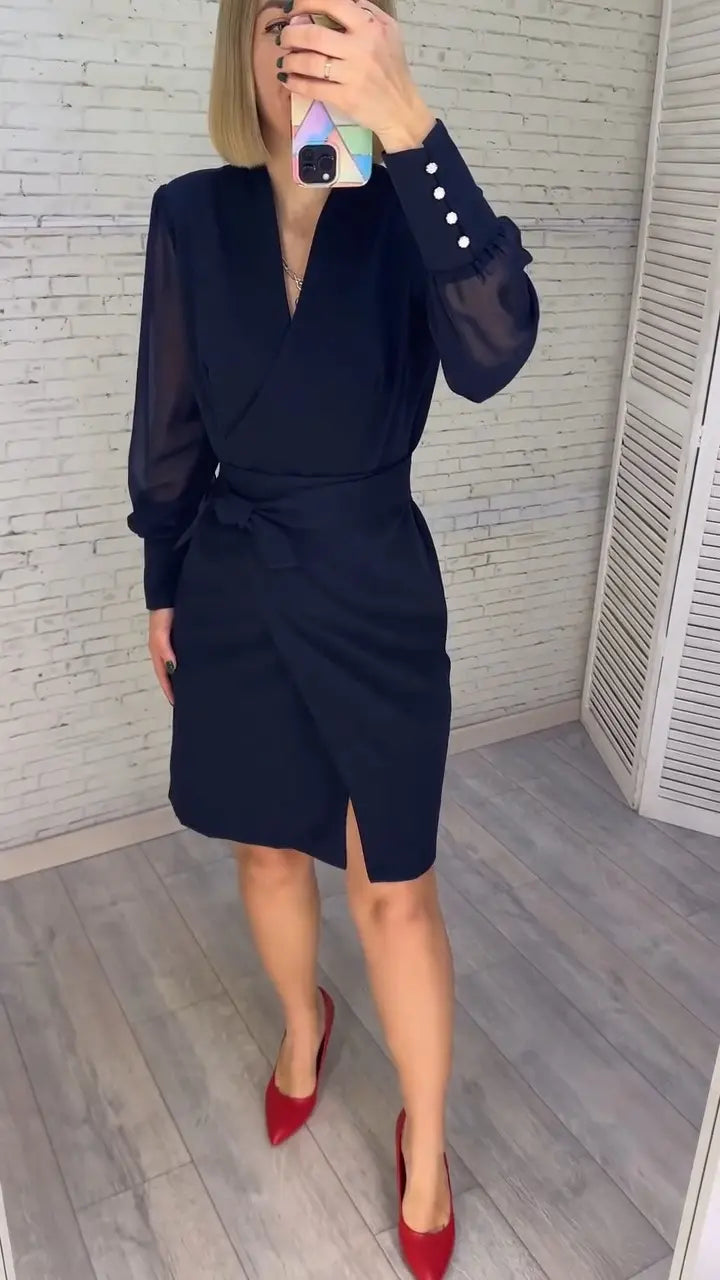 Suknelė  su išskirtinėmis rankovėmis