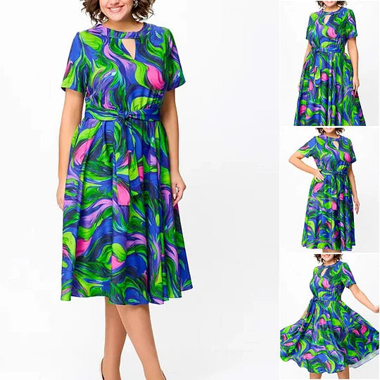 Moteriška marga suknelė trumpomis rankovėmis