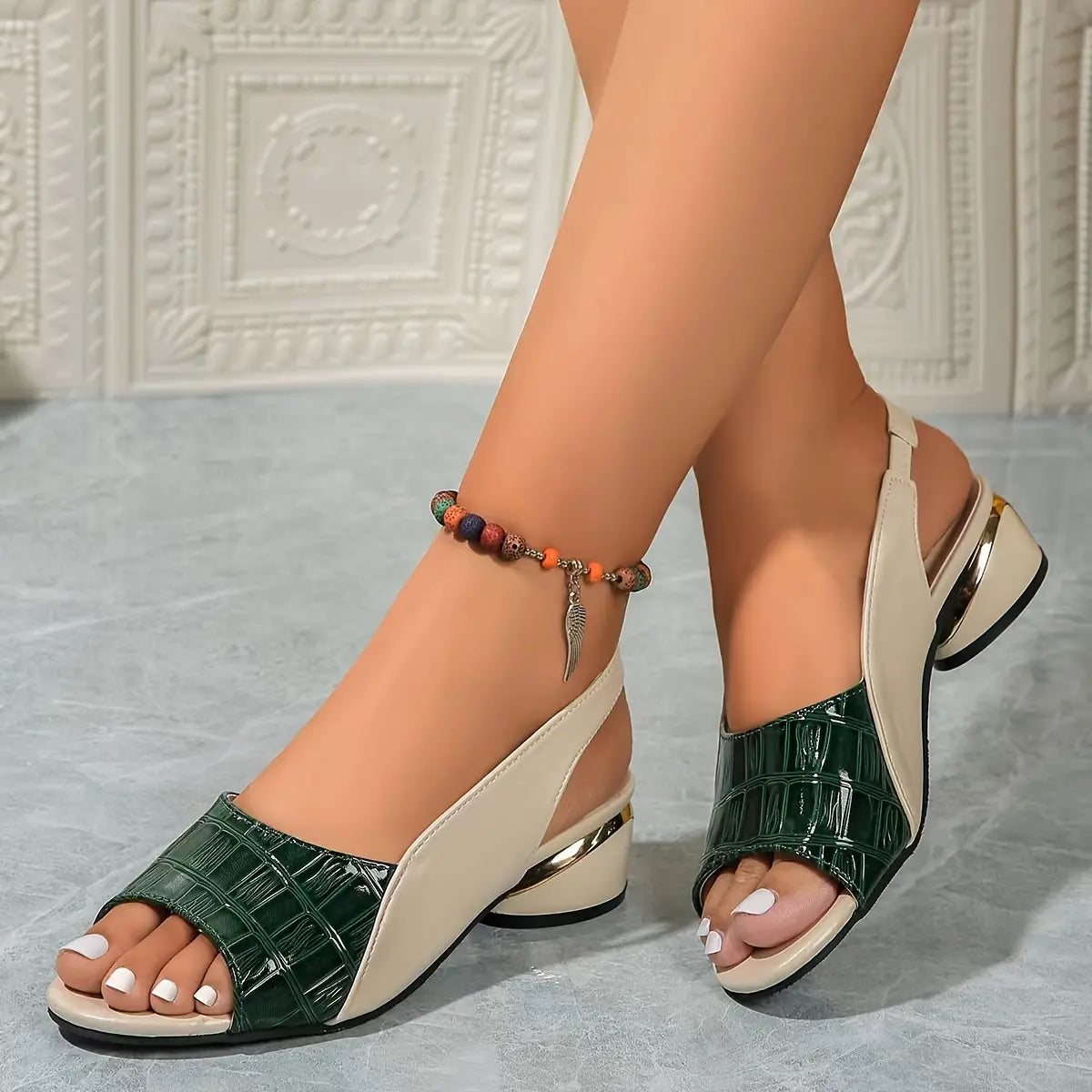 Stilingiausi bateliai su kulniuku