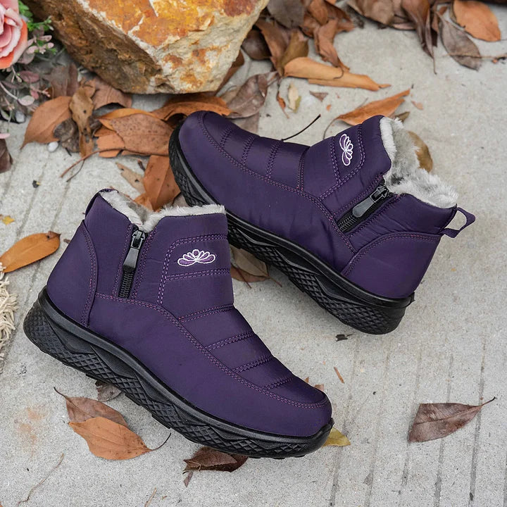 Moteriški, šilti batai su kailiuku