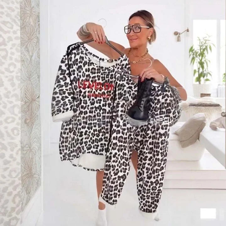 Elegantiškas moteriškas komplektas su leopardo raštu
