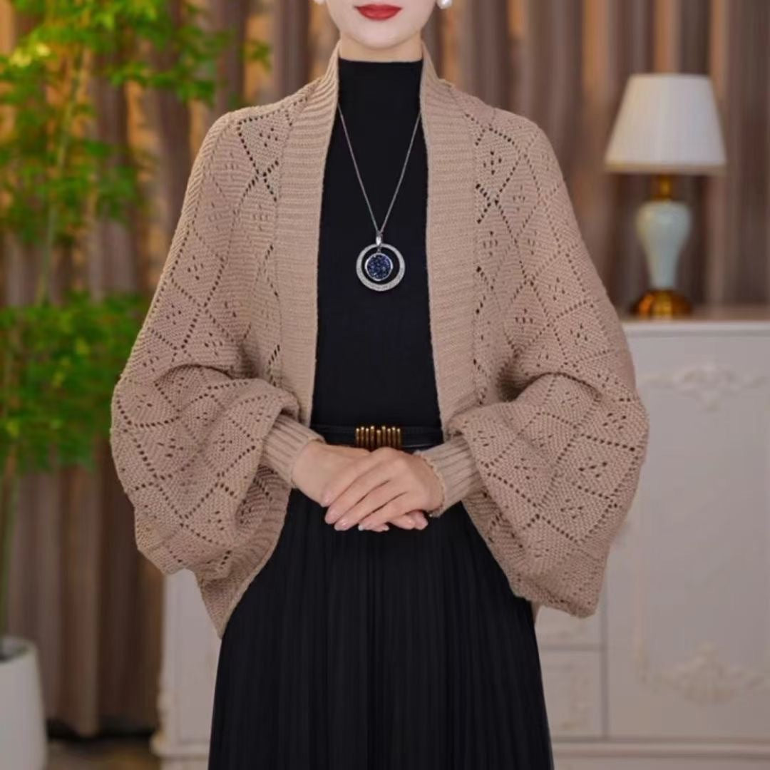 Moteriškas elegantiškas ažūrinio rašto megztas kardiganas