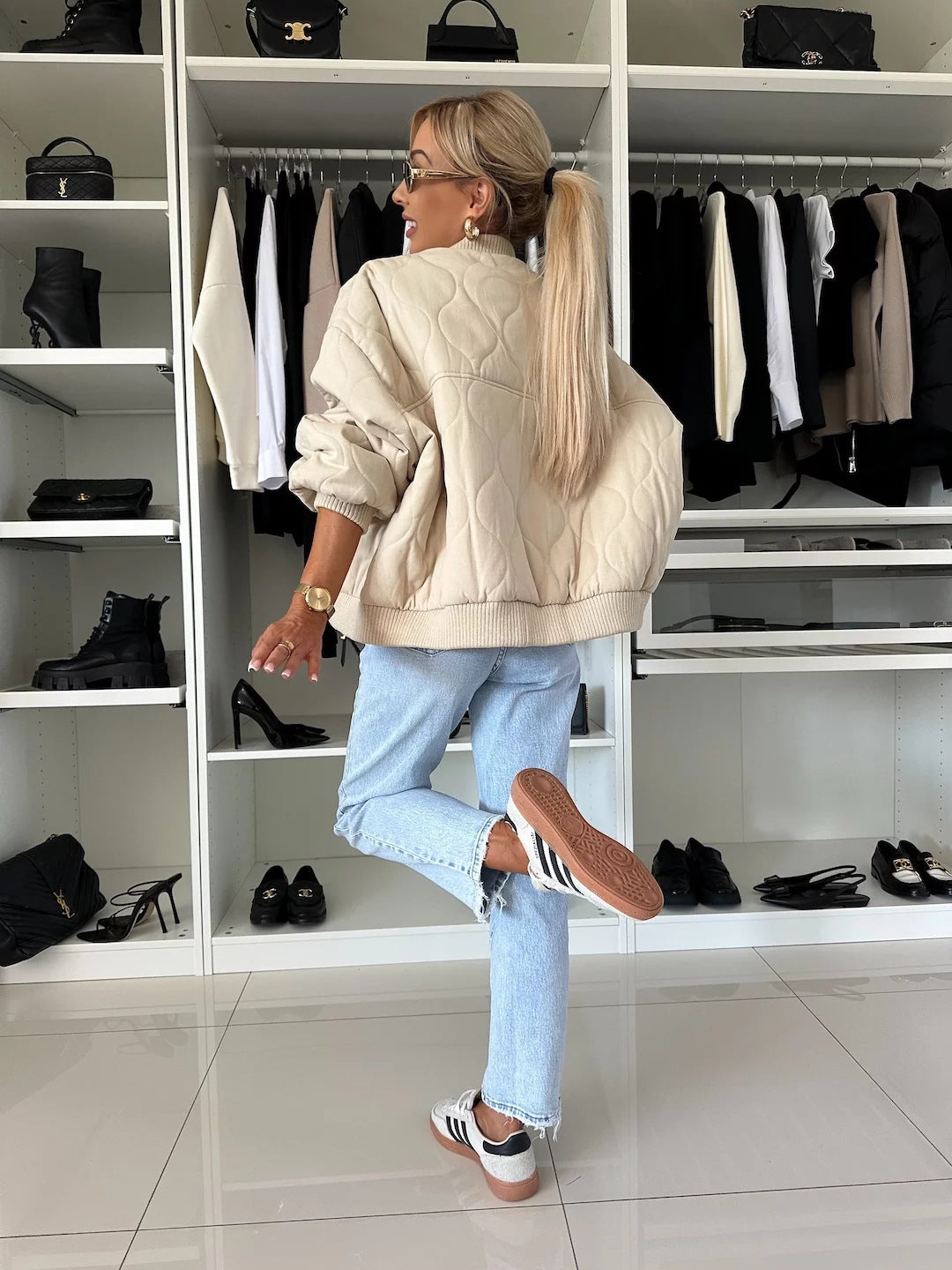 Vienspalvė rudeninė bomber striukė