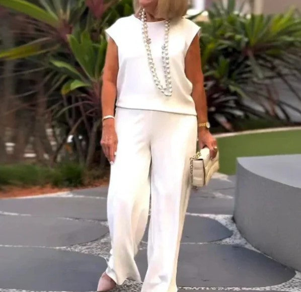 Elegantiškas, medvilninis kostiumėlis