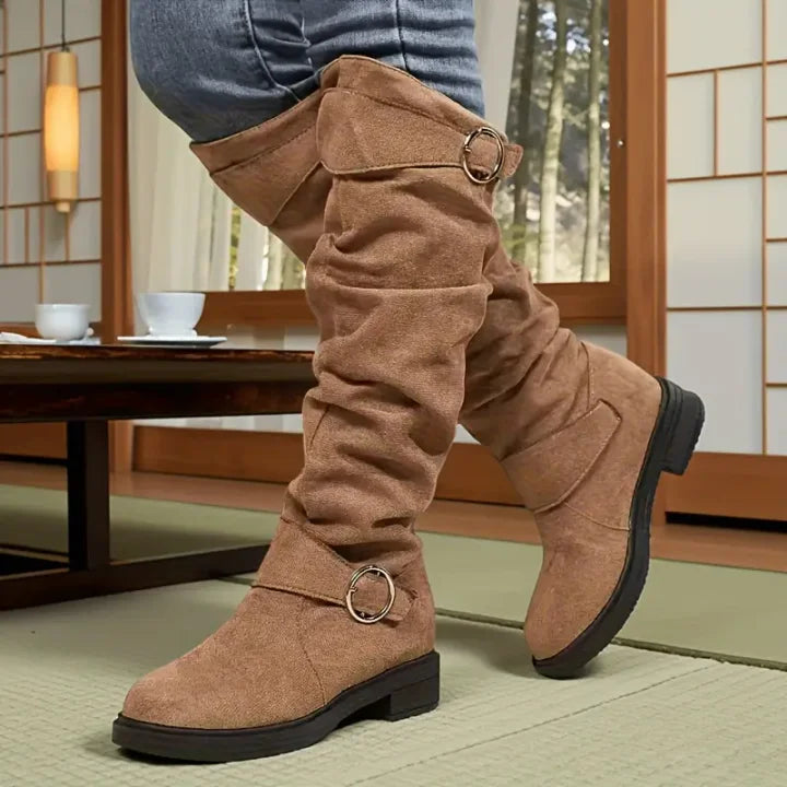 Moteriški zomšiniai ilgaauliai batai