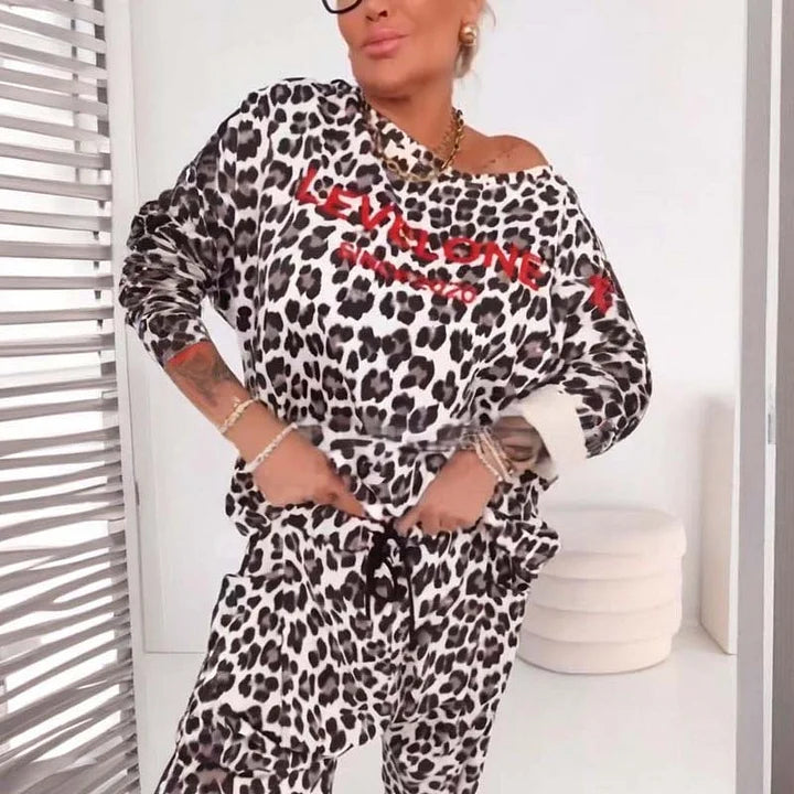 Elegantiškas moteriškas komplektas su leopardo raštu