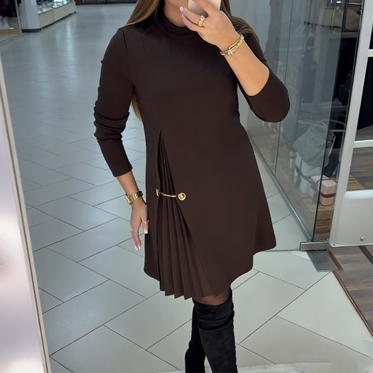 Elegantiška ilgarankovė suknelė su klostuotomis detalėmis