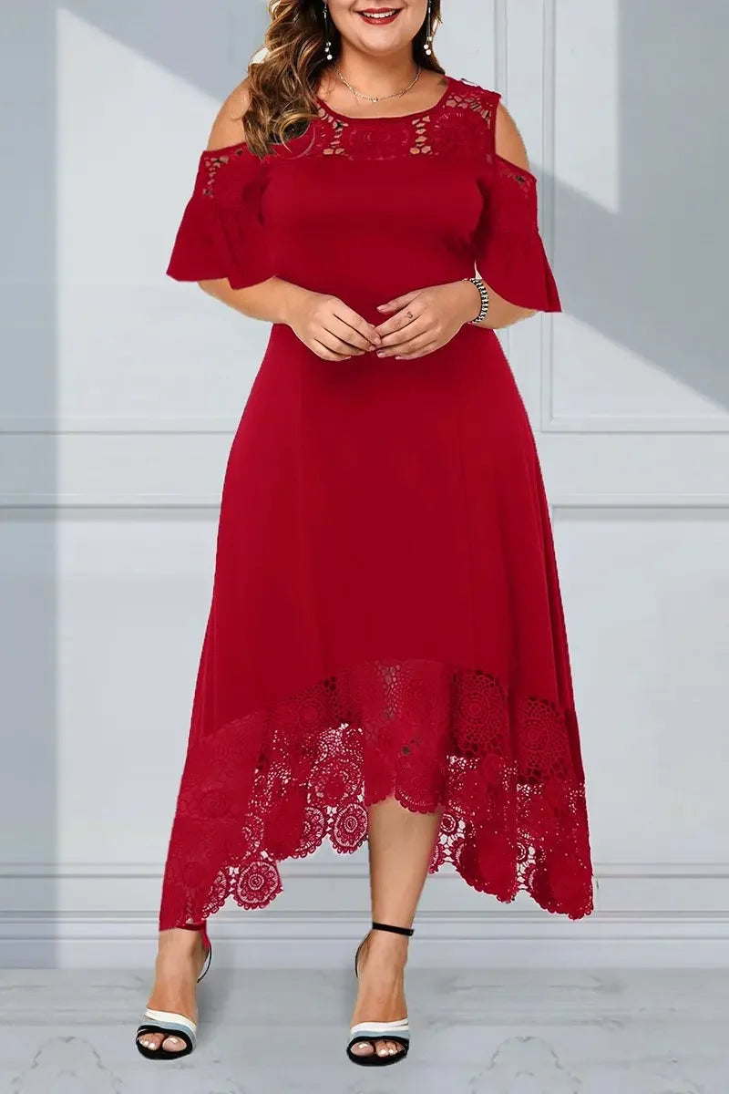 Nėriniuota ir raukiniais puošta suknelė