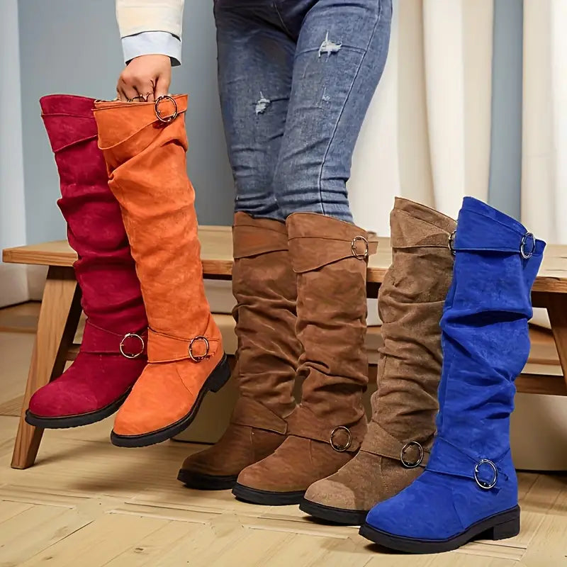 Moteriški zomšiniai ilgaauliai batai