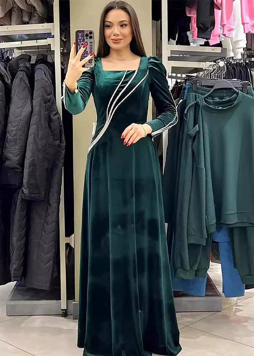 Elegantiška ilga suknelė su cirkoniais