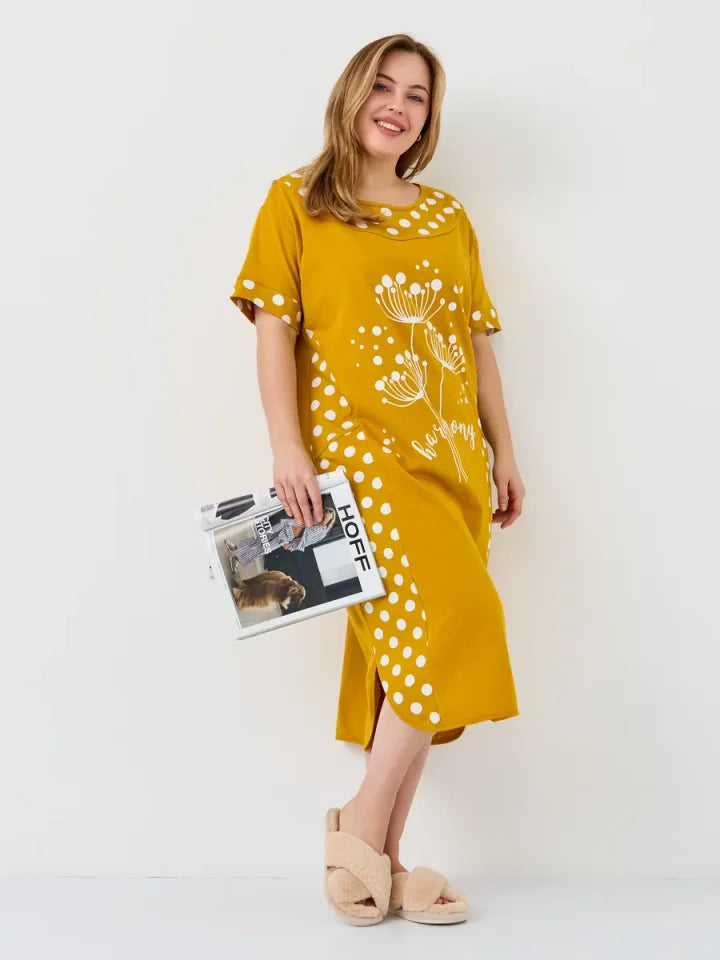 Ilga suknelė su taškeliais