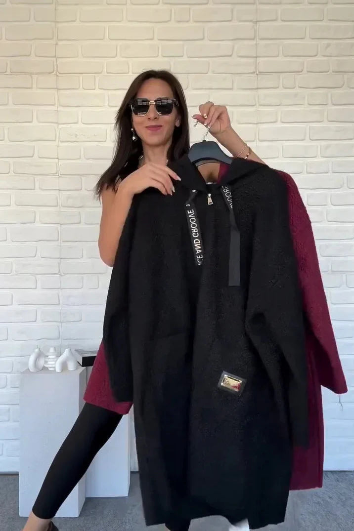 Moteriškas švarkas su gobtuvu