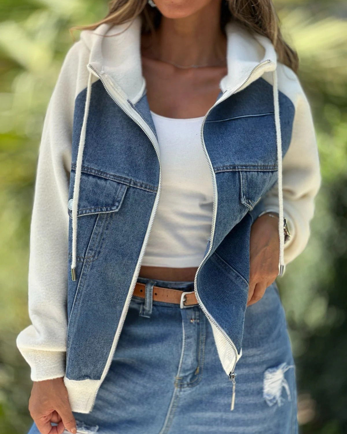 Švarkelis pavasariui su džinso detalėmis