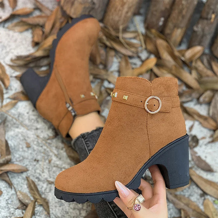 Elegantiški moteriški aulinukai iki kulkšnių storu kulnu