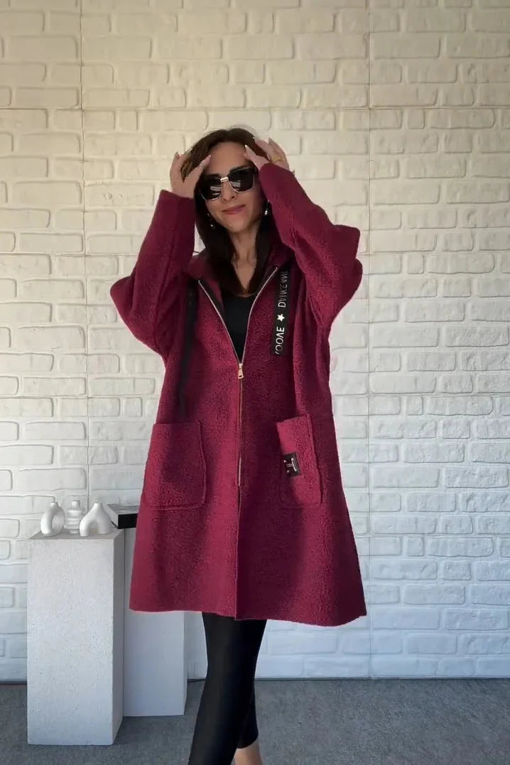 Moteriškas švarkas su gobtuvu