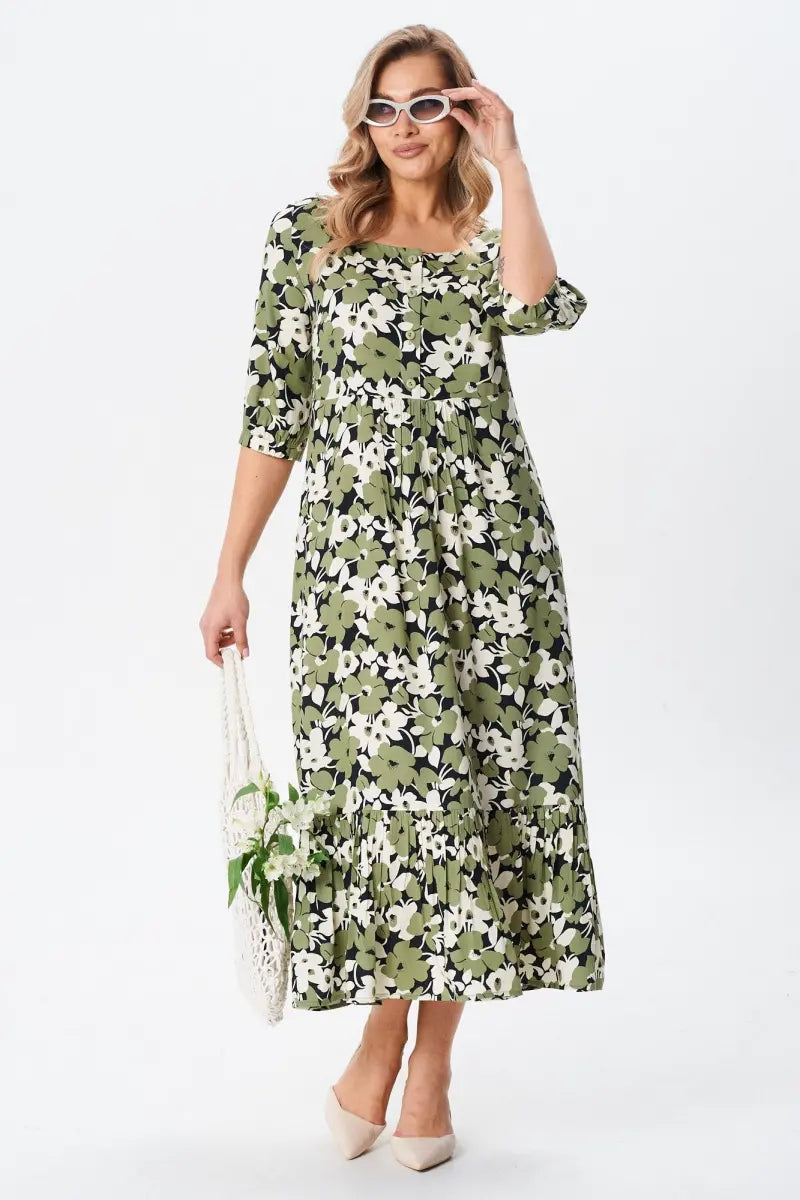Žalia suknelė su gėlėmis