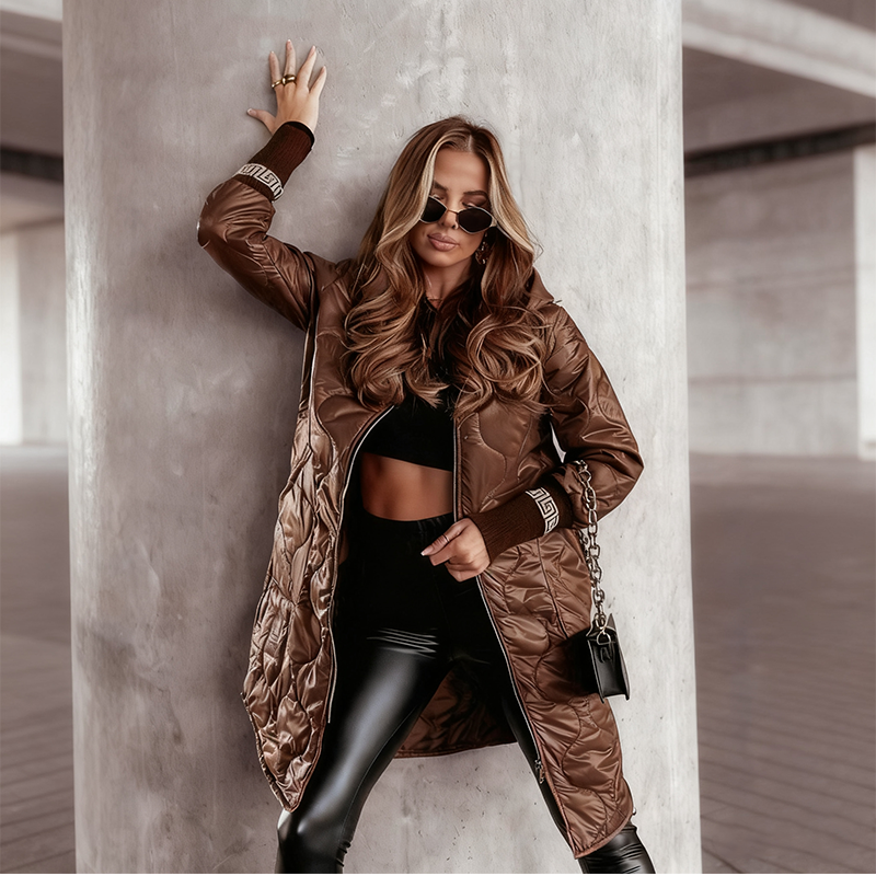 Moteriška dygsniuota žieminė striukė su gobtuvu